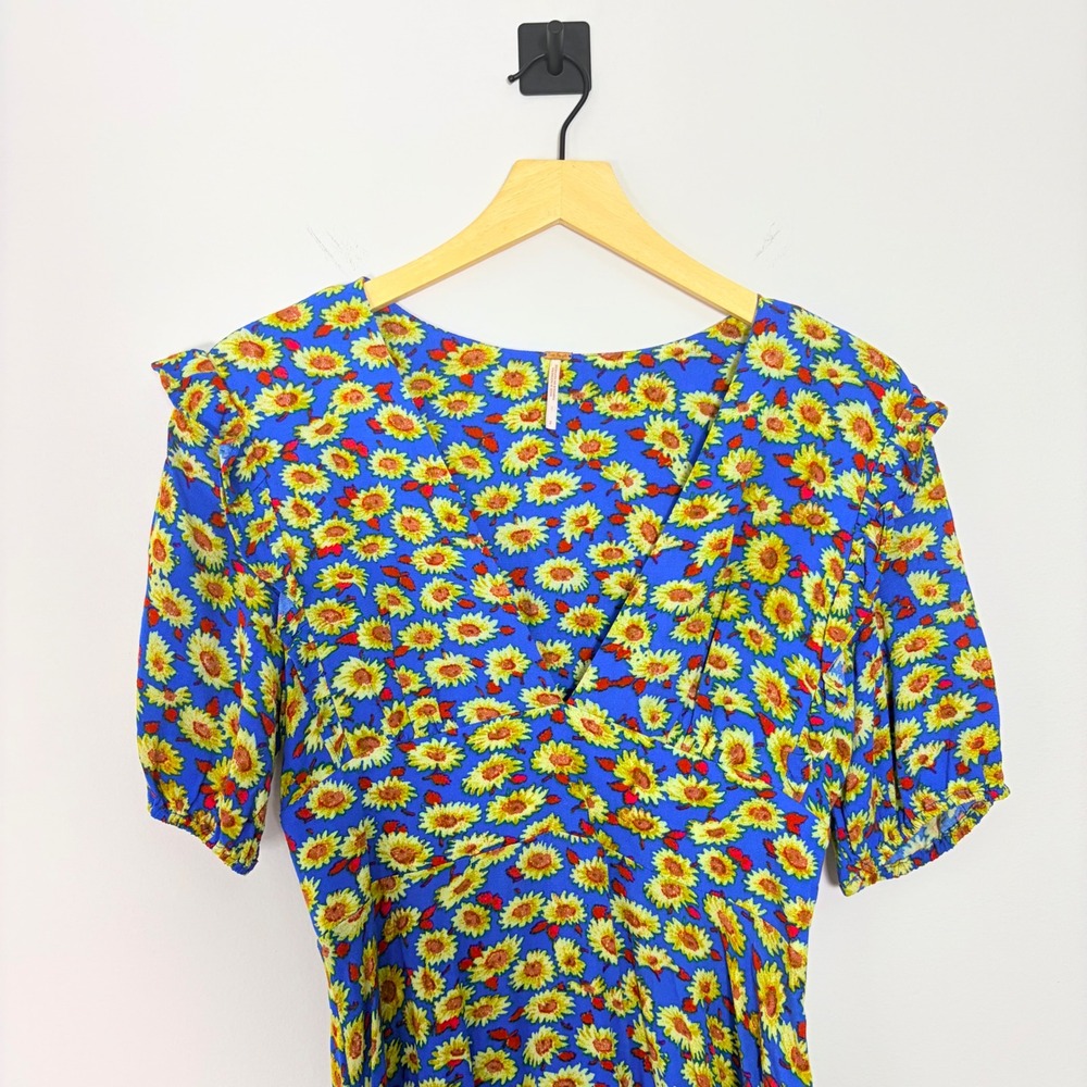 Free People Sunflower Print Catching Vibes Mini Dress Boho Floral V-Neck Size 2 - Picture 3 of 8
